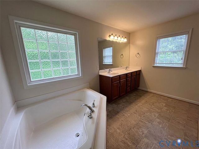 2532 Woodman Trace Dr, Glen Allen, VA 23060