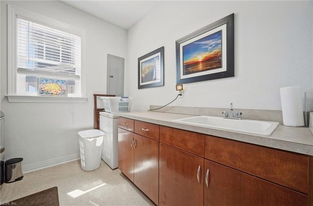 623 W Ocean View AVE, Norfolk, VA 23503