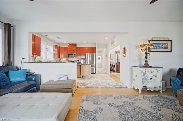 623 W Ocean View AVE, Norfolk, VA 23503