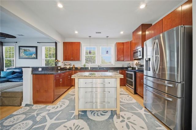 623 W Ocean View AVE, Norfolk, VA 23503