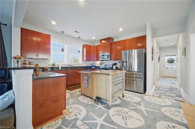 623 W Ocean View AVE, Norfolk, VA 23503