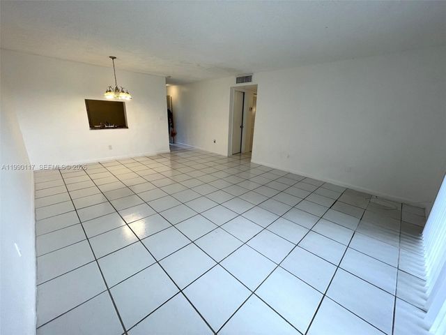 2800 NW 56th Ave A202, Lauderhill, FL 33313