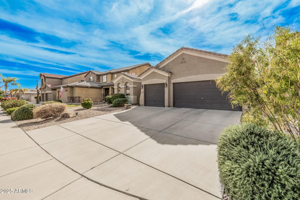 1767 W AGRARIAN HILLS Drive, San Tan Valley, AZ 85144 — photo 2