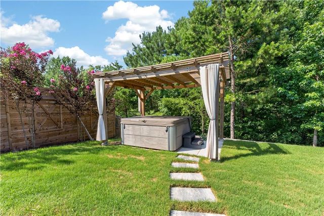 3291 Heatherwood Drive, Gainesville, GA 30507