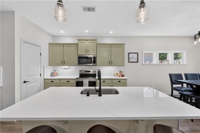 3291 Heatherwood Drive, Gainesville, GA 30507