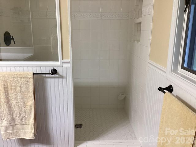 31 Rhododendron Road, Black Mountain, NC 28711