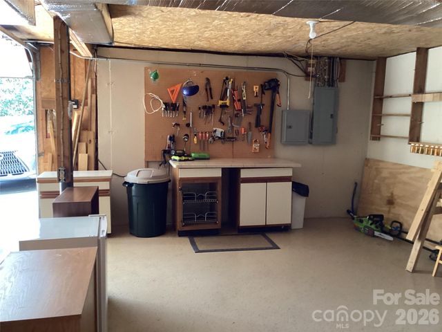 31 Rhododendron Road, Black Mountain, NC 28711