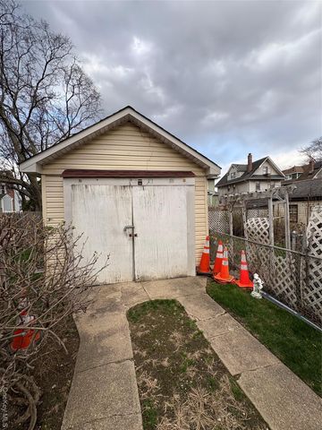 10409 189th Street, Saint Albans, NY 11412