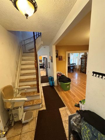 10409 189th Street, Saint Albans, NY 11412