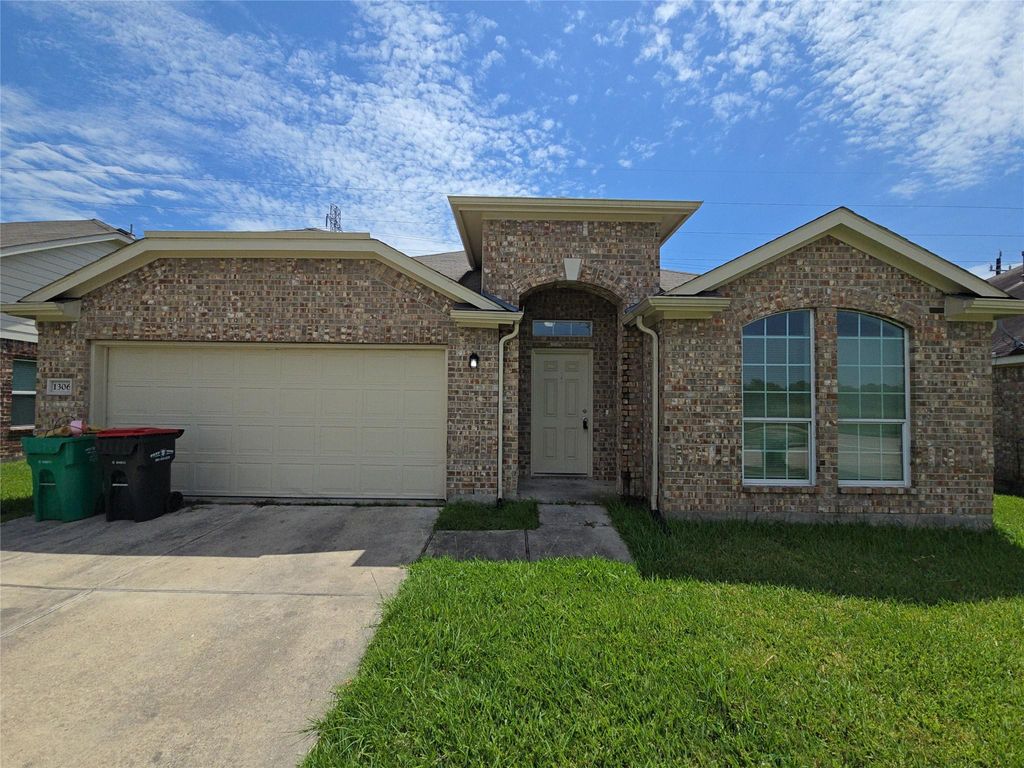 1306 Squire Drive, Baytown, TX 77521