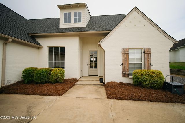 159 Camden Lake Drive, Madison, MS 39110