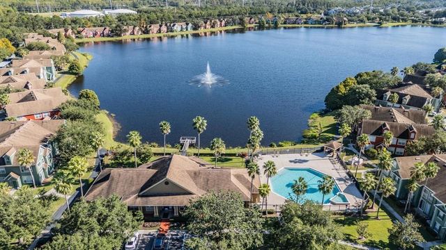 9552 LAKE CHASE ISLAND WAY 9552, Tampa, FL 33626