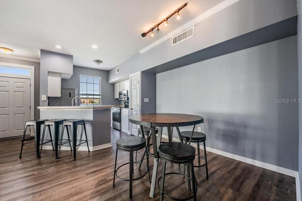Image 13 of property listing at 9552 LAKE CHASE ISLAND WAY 9552, Tampa, FL 33626