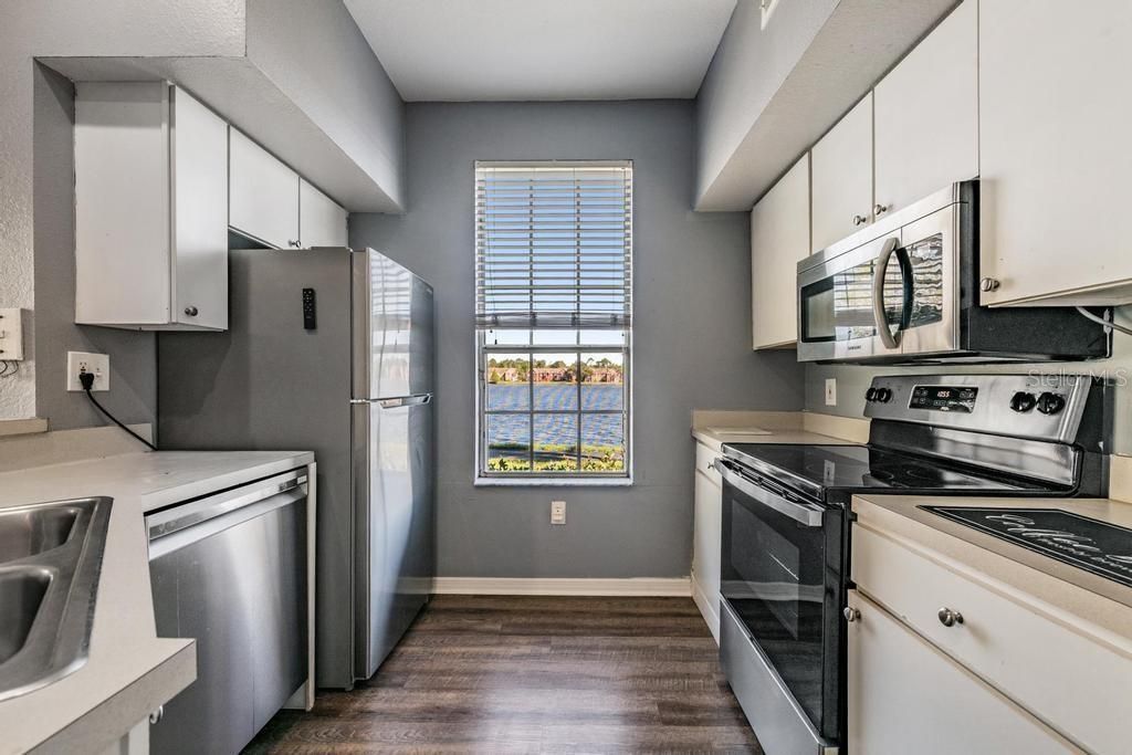 Image 18 of property listing at 9552 LAKE CHASE ISLAND WAY 9552, Tampa, FL 33626