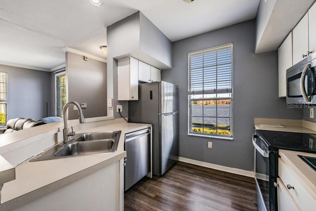 Image 20 of property listing at 9552 LAKE CHASE ISLAND WAY 9552, Tampa, FL 33626