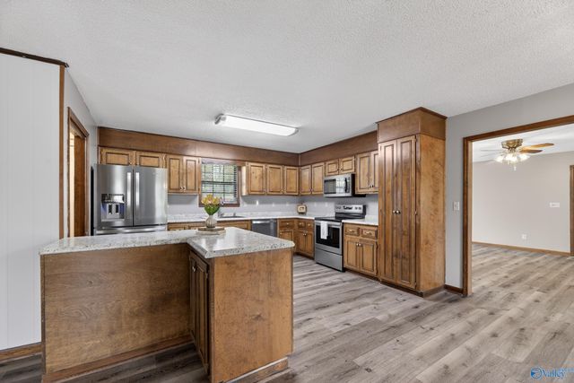 925 Valley Drive, Attalla, AL 35954