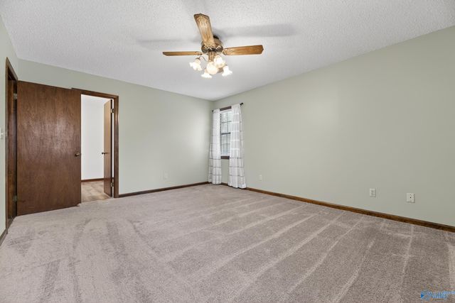 925 Valley Drive, Attalla, AL 35954