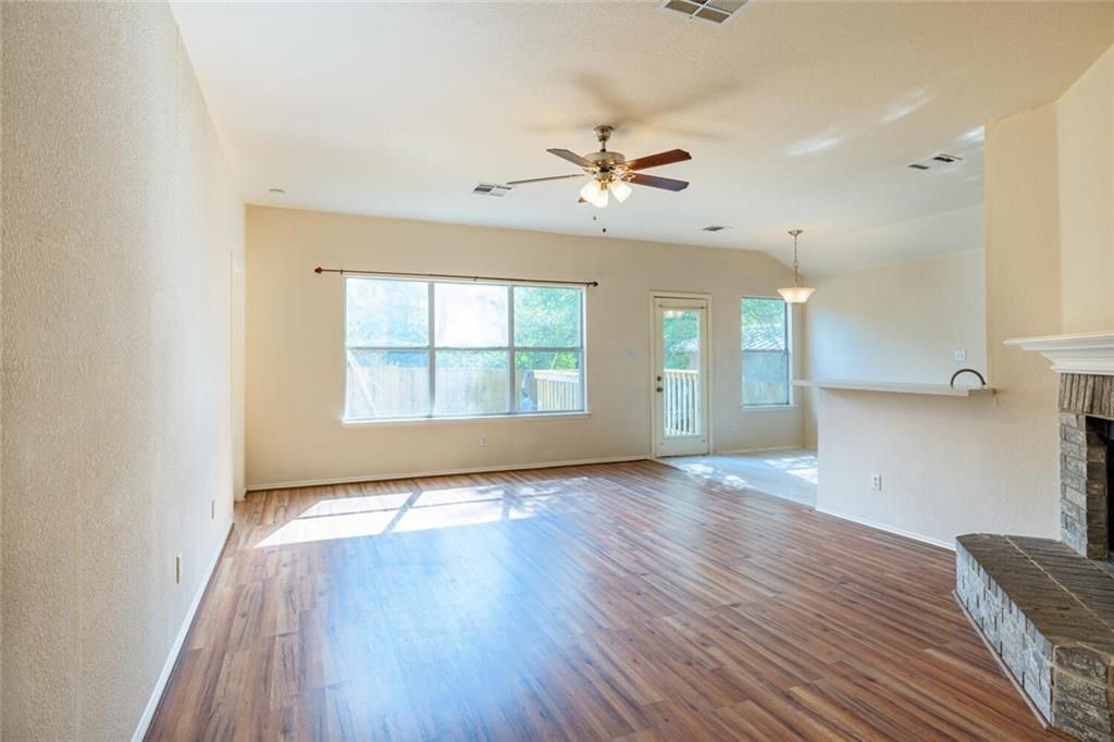 103 Oriole CV, Cedar Creek, TX 78612