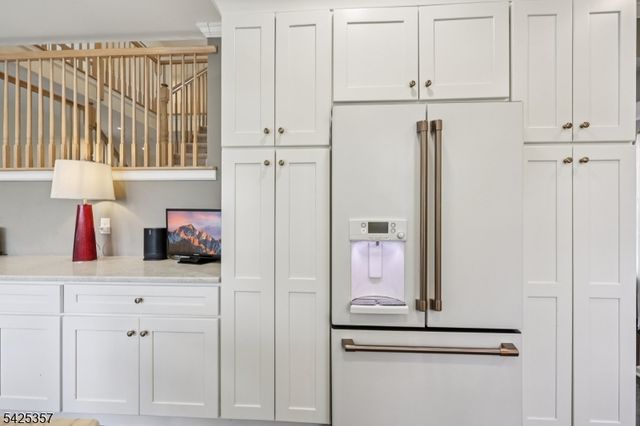 25 Francis Dr, Bridgewater Twp., NJ 08807