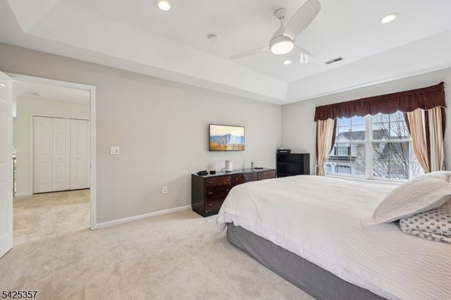 25 Francis Dr, Bridgewater Twp., NJ 08807