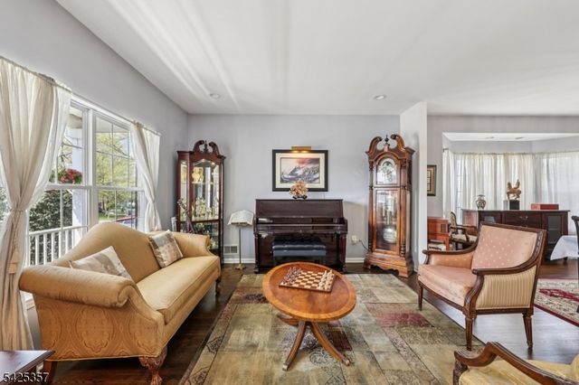 25 Francis Dr, Bridgewater Twp., NJ 08807