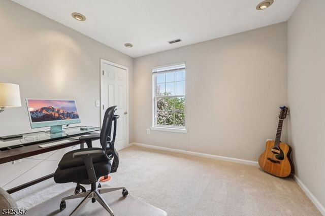 25 Francis Dr, Bridgewater Twp., NJ 08807