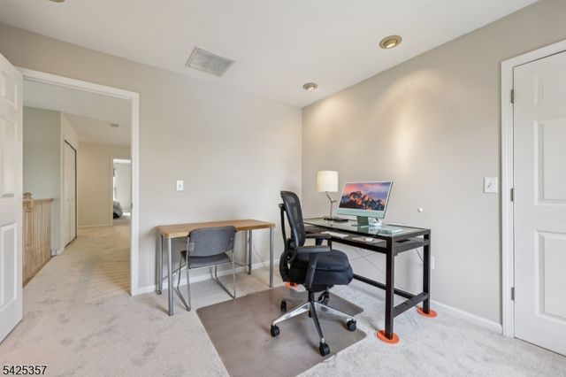 25 Francis Dr, Bridgewater Twp., NJ 08807