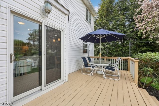 25 Francis Dr, Bridgewater Twp., NJ 08807