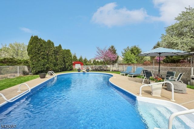 25 Francis Dr, Bridgewater Twp., NJ 08807