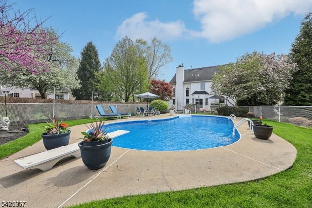 25 Francis Dr, Bridgewater Twp., NJ 08807