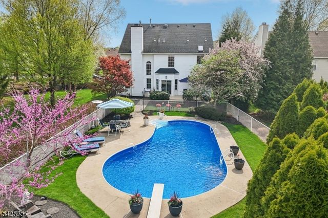 25 Francis Dr, Bridgewater Twp., NJ 08807