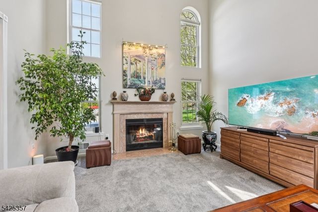 25 Francis Dr, Bridgewater Twp., NJ 08807