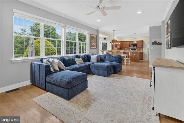 407 DENOW RD, Pennington, NJ 08534