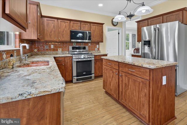 407 DENOW RD, Pennington, NJ 08534