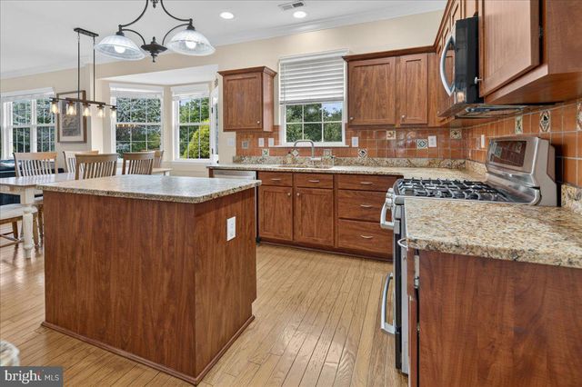 407 DENOW RD, Pennington, NJ 08534