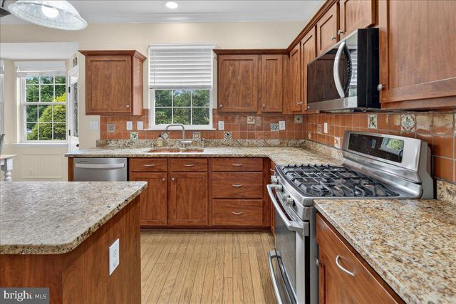 407 DENOW RD, Pennington, NJ 08534