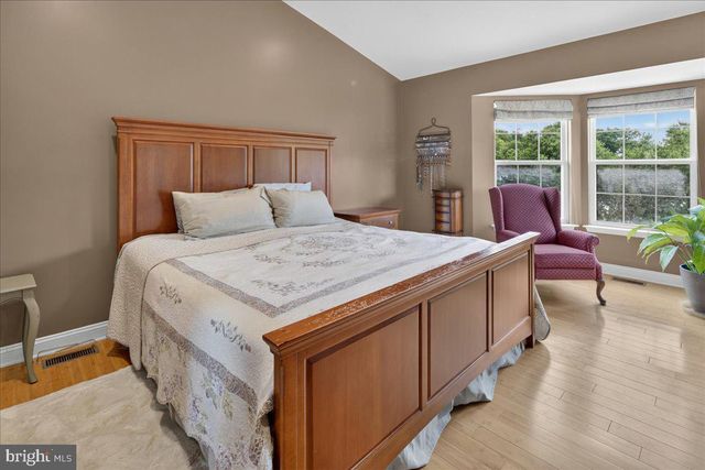 407 DENOW RD, Pennington, NJ 08534