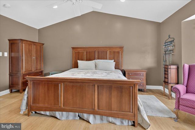 407 DENOW RD, Pennington, NJ 08534
