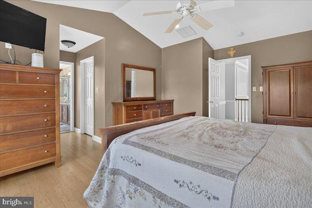 407 DENOW RD, Pennington, NJ 08534