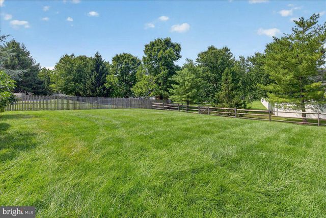 407 DENOW RD, Pennington, NJ 08534