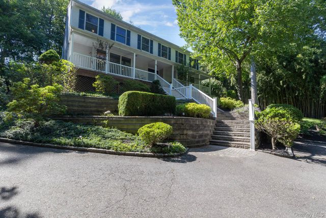 6 Cedar Drive, Stony Brook, NY 11790