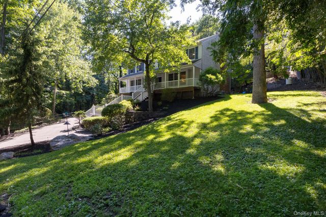 6 Cedar Drive, Stony Brook, NY 11790