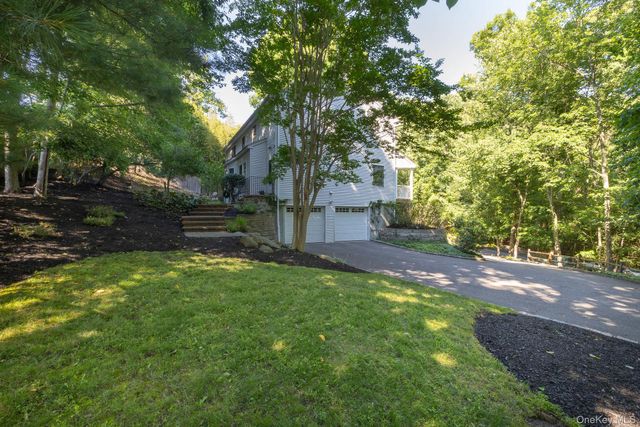 6 Cedar Drive, Stony Brook, NY 11790