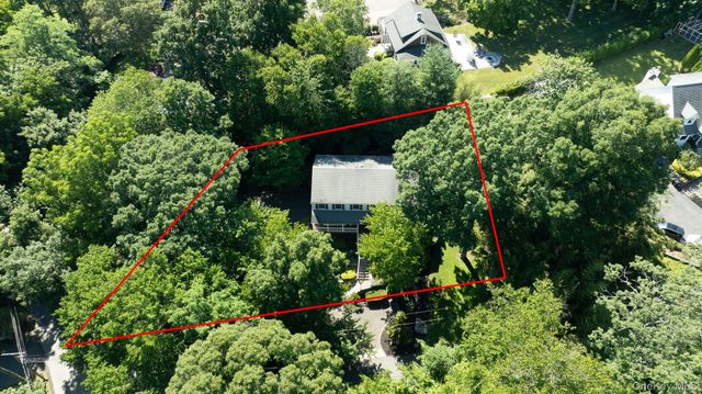 6 Cedar Drive, Stony Brook, NY 11790