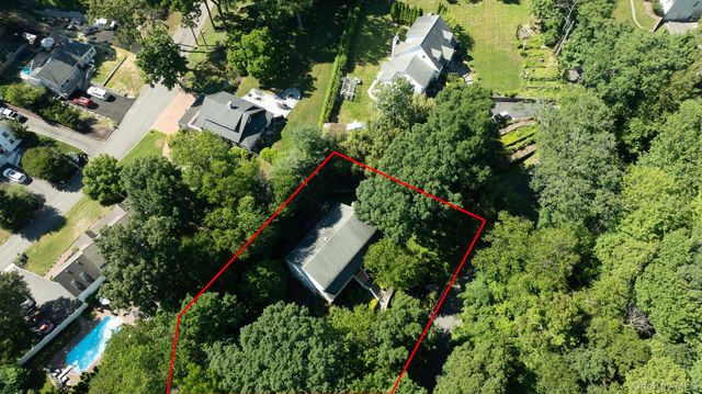6 Cedar Drive, Stony Brook, NY 11790