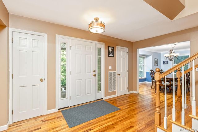 6 Cedar Drive, Stony Brook, NY 11790