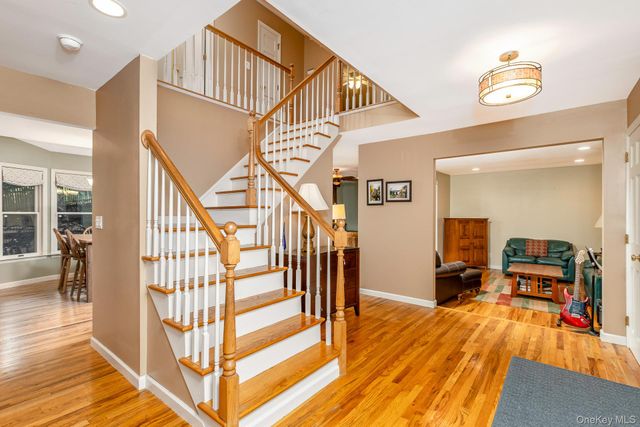 6 Cedar Drive, Stony Brook, NY 11790