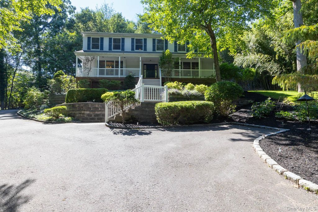 6 Cedar Drive, Stony Brook, NY 11790