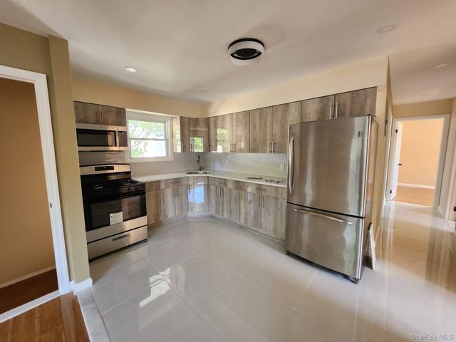 133-16 131st Avenue 2fl, South Ozone Park, NY 11420