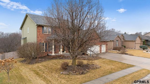 907 Woodland Avenue, Papillion, NE 68046